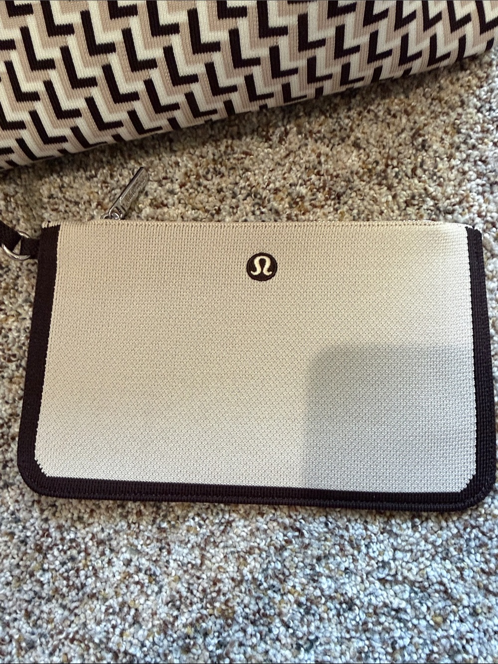 lululemon athletica Black & White Geometric Tote with Removable Pouch - Picture 3 of 7